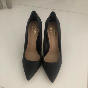 New matte black stilettos size 8